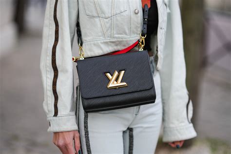 most popular louis vuitton shoulder bag